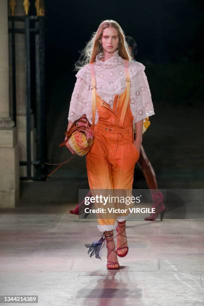 Model walks the runway during the Isabel Marant Ready to Wear Spring/Summer 2022 fashion show as part of the Paris Fashion Week on September 30, 2021...