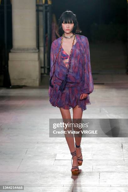 Model walks the runway during the Isabel Marant Ready to Wear Spring/Summer 2022 fashion show as part of the Paris Fashion Week on September 30, 2021...