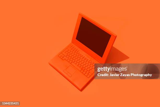Red Color For Computer Computer Red Background Photos and Premium High Res Pictures - Getty Images