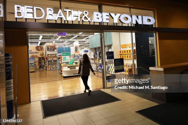 Person enters a Bed Bath & Beyond store on October 01, 2021 in the Tribeca neighborhood in New York City. Bed Bath Beyond saw its shares drop...