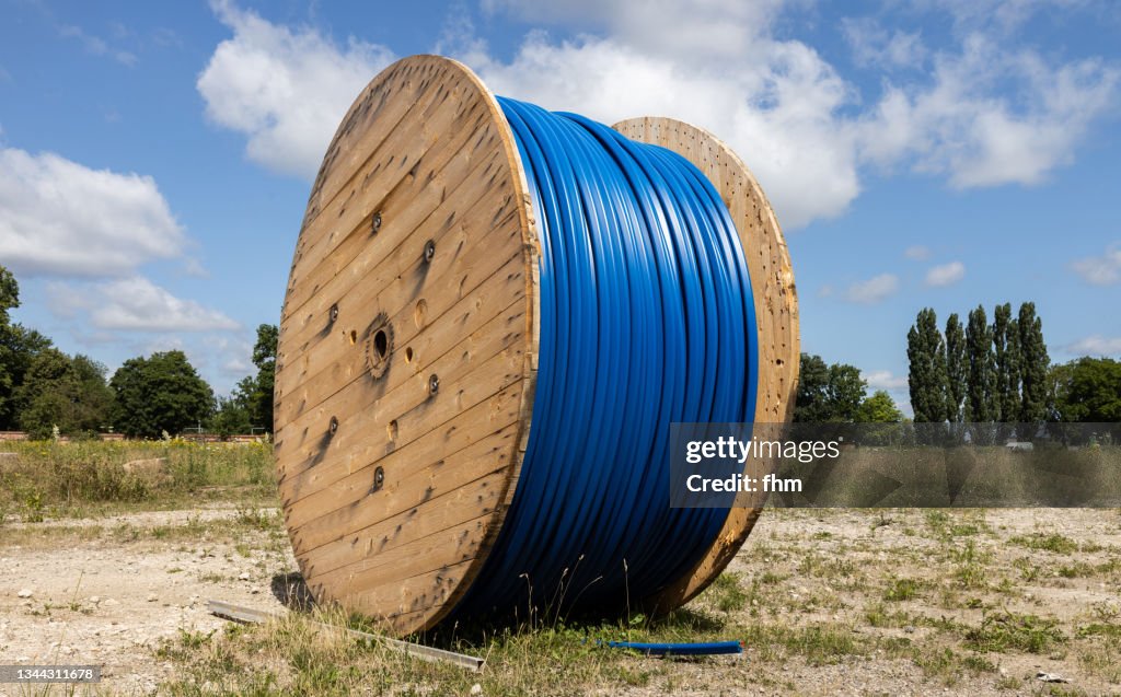 Large cable drum