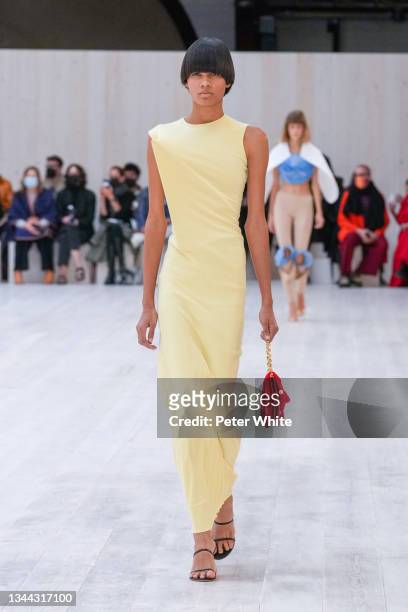 Model walks the runway during the Loewe Womenswear Spring/Summer 2022 show as part of Paris Fashion Week on October 01, 2021 in Paris, France.