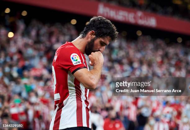 Raul Garcia of Athletic Club celebrates after scoring goal during the Laliga Santander match between Athletic Club and Deportivo Alaves at San Mames...
