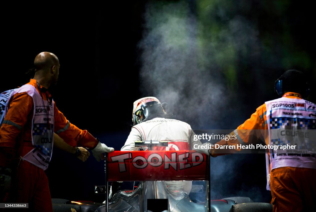 Lewis Hamilton, McLaren, Mechanical Breakdown, 2012 Singapore Grand Prix