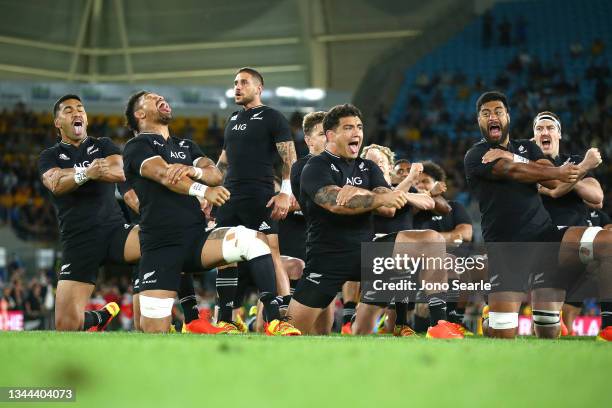 New Zealand performs the Hakka during The Rugby Championship match between the South Africa Springboks and New Zealand All Blacks at Cbus Super...