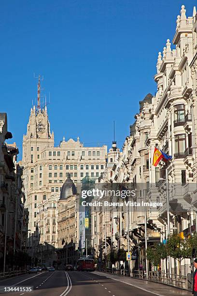 madrid, spain.  la gran via (the great street) - madrid gran via fotografías e imágenes de stock