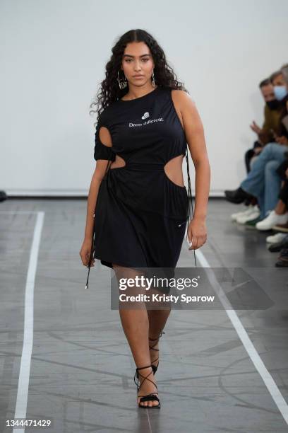 Model walks the runway during the Ester Manas Womenswear Spring/Summer 2022 show as part of Paris Fashion Week on October 02, 2021 in Paris, France.