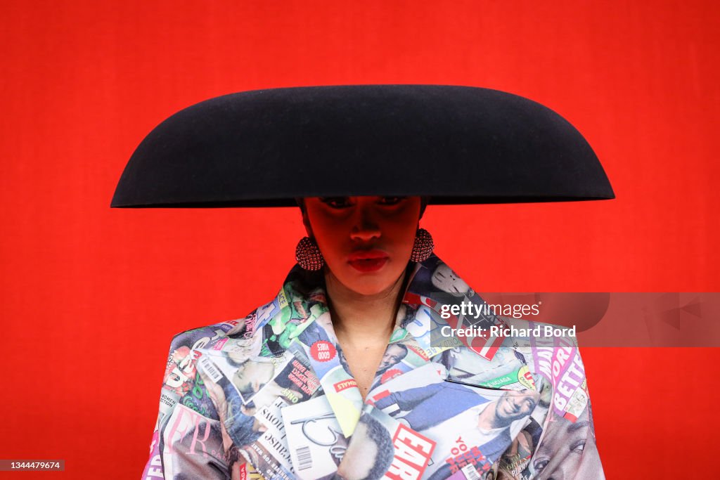 Balenciaga : Runway - Paris Fashion Week - Womenswear Spring Summer 2022