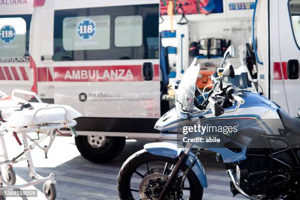 italienische polizei - incidente stock-fotos und bilder