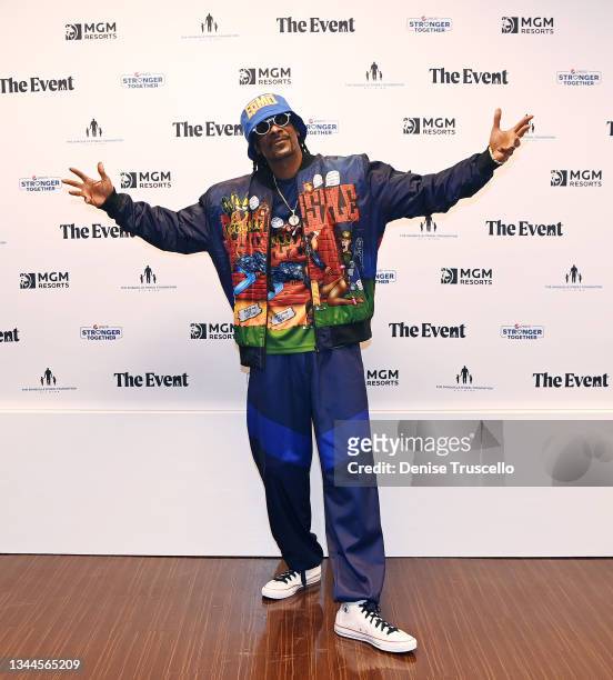 Rapper Snoop Dogg poses for a photo at The Event hosted by the Shaquille O'Neal Foundation at MGM Grand Garden Arena on October 02, 2021 in Las...