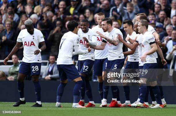 Pierre-Emile Hojbjerg of Tottenham Hotspur celebrates with Heung-Min Son, Emerson Royal, Sergio Reguilon, Oliver Skipp and teammates after scoring...