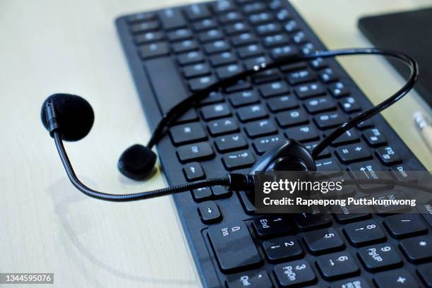 Help Desk Typing 3,459 It Help Keyboard Stock Photos, High-Res Pictures, and Images ...
