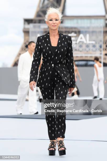 Helen Mirren walks the runway during the "Le Defile L'Oreal Paris 2021" Womenswear Spring/Summer 2022 show as part of Paris Fashion Week on October...