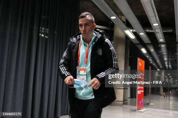 Maximiliano Rescia of Argentina arrives ahead of the FIFA Futsal World Cup 2021 Final match between Argentina and Portugal at Kaunas Arena on October...