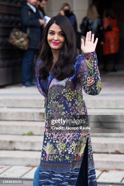 Aishwarya Rai attends the "Le Defile L'Oreal Paris 2021" show as part of Paris Fashion Week on October 03, 2021 in Paris, France.