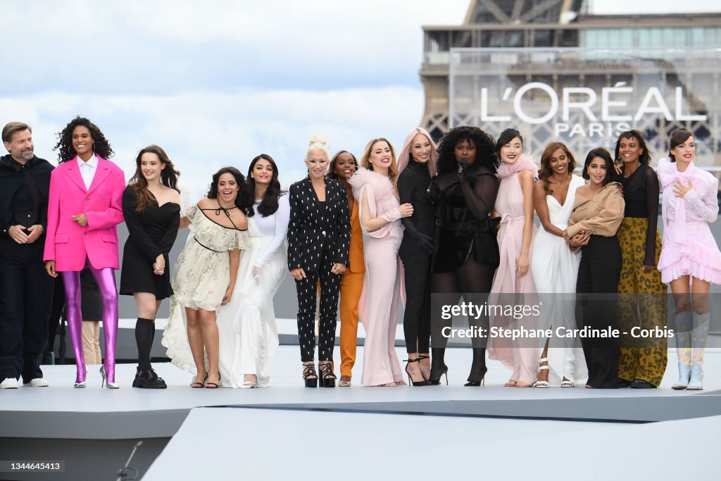"Le Defile L'Oreal Paris 2021" : Runway - Paris Fashion Week - Womenswear Spring Summer 2022