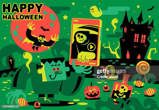 frankenstein, vampir und tod genießen die virtuelle halloween party und trick or treat und kostümwettbewerb auf einem smartphone, eine mysteriöse burg auf dem hügel, halloween sicherheitskonzept - frankenstein stock-grafiken, -clipart, -cartoons und -symbole