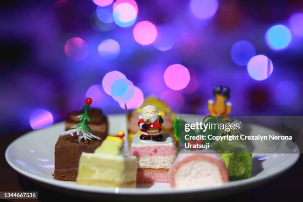 assorted short cake for christmas party - christmas cake stock pictures, royalty-free photos & images