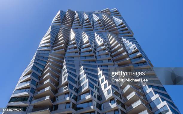 modern luxury condominium in san francisco's east cut neighborhood - curtain wall facade stock pictures, royalty-free photos & images