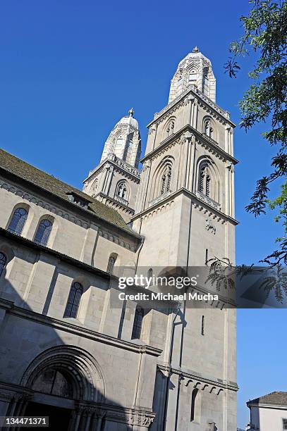 grossmuenster church, zurich, switzerland, europe - michael mucha stock pictures, royalty-free photos & images