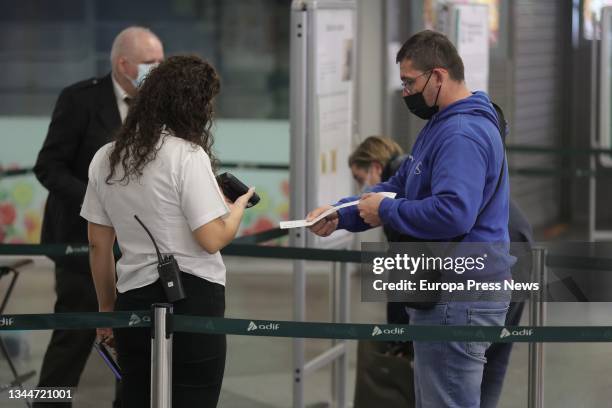 Train Ticket Control Train Ticket Control Photos and Premium High Res Pictures - Getty Images