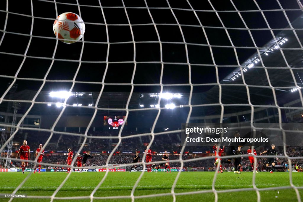 Royal Antwerp FC v Eintracht Frankfurt: Group D - UEFA Europa League
