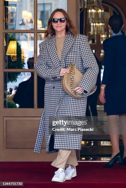 Fashion designer Stella McCartney is seen leaving the Ritz hotel on October 04, 2021 in Paris, France.