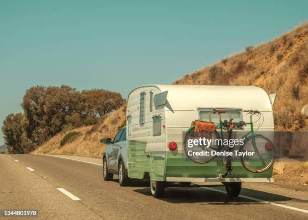 canned ham trailer - caravan stockfoto's en -beelden