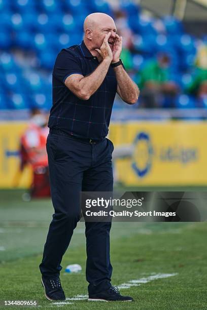 Pepe Mel, head coach of UD Las Palmas reacts during the LaLiga Smartbank match between UD Las Palmas and UD Ibiza