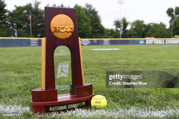 Ncaa Division Iii Softball Championship Photos and Premium High Res