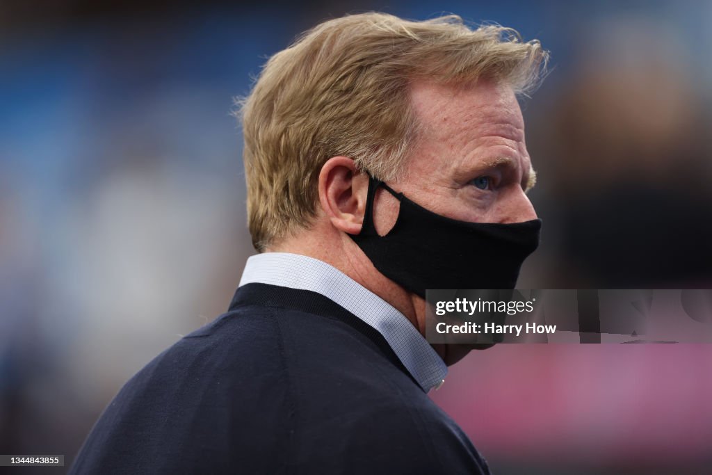 Las Vegas Raiders v Los Angeles Chargers