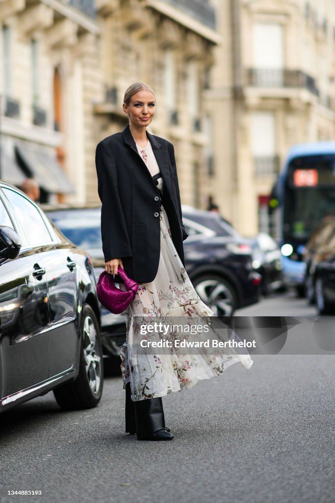 Street Style : Day Eight -  Paris Fashion Week - Womenswear Spring Summer 2022