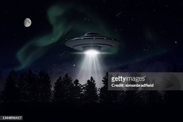 old style ufo encounter - enchanted film stock pictures, royalty-free photos & images