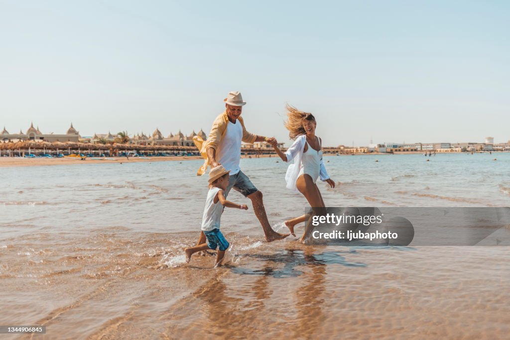Familienlauf und Planschen am Strand