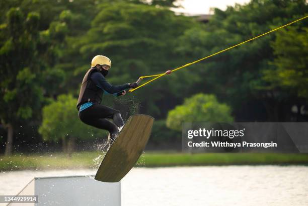 wakeboarding - wakeboarden stock-fotos und bilder