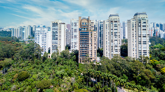 Edifícios residenciais em Panamby, São Paulo, Brasil