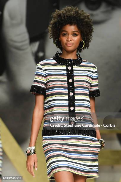 Model walks the runway during the Chanel Womenswear Spring/Summer 2022 show as part of Paris Fashion Week on October 05, 2021 in Paris, France.