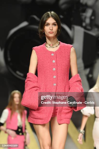 Model walks the runway during the Chanel Womenswear Spring/Summer 2022 show as part of Paris Fashion Week on October 05, 2021 in Paris, France.