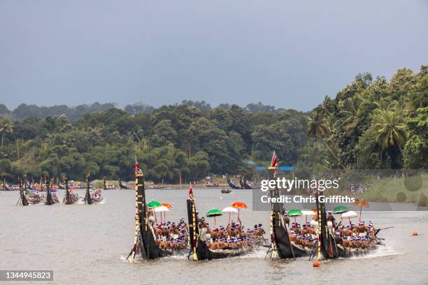 aranmula vallamkali boat race, kerala, india - kerala snake boat stock pictures, royalty-free photos & images