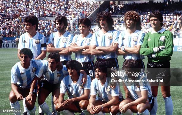 Argentina team line up back row Daniel Passarella, Jorge Olguin, Luis Galvan, Mario Kempes, Alberto Tarantini, Ubaldo Fillol, front row Americo...
