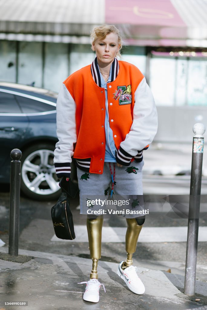 Street Style : Day Nine - Paris Fashion Week - Womenswear Spring Summer 2022
