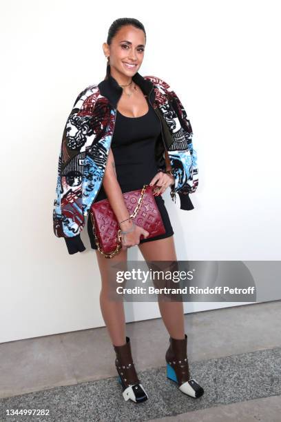 Antonella Roccuzzo Messi attends the Louis Vuitton Womenswear Spring/Summer 2022 show as part of Paris Fashion Week on October 05, 2021 in Paris,...