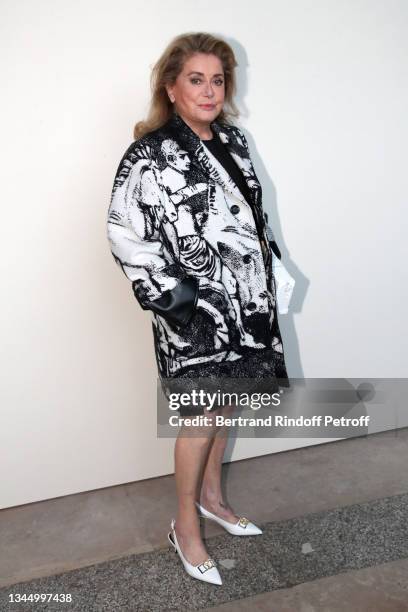 Catherine Deneuve attends the Louis Vuitton Womenswear Spring/Summer 2022 show as part of Paris Fashion Week on October 05, 2021 in Paris, France.