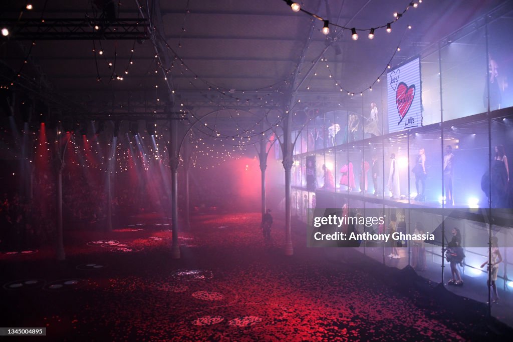 "Love Brings Love" Show – In Honor Of Alber Elbaz By AZ Factory - Alternative Views - Paris Fashion Week - Womenswear Spring Summer 2022