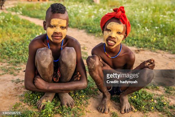 young boys from erbore tribe, ethiopia, africa - african tribal face painting 個照片及圖片檔