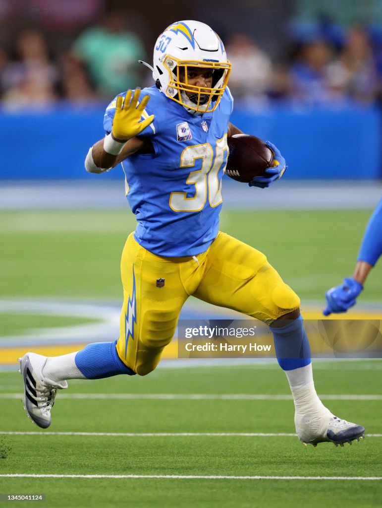 Las Vegas Raiders v Los Angeles Chargers