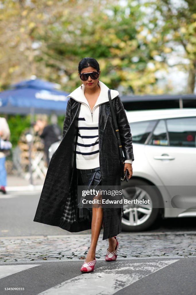 Street Style : Day Six - Paris Fashion Week - Womenswear Spring Summer 2022