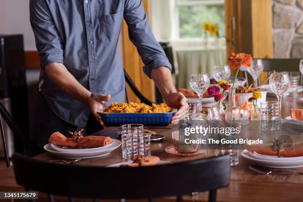 Guy Setting Table Man Setting The Table Photos and Premium High Res Pictures - Getty Images