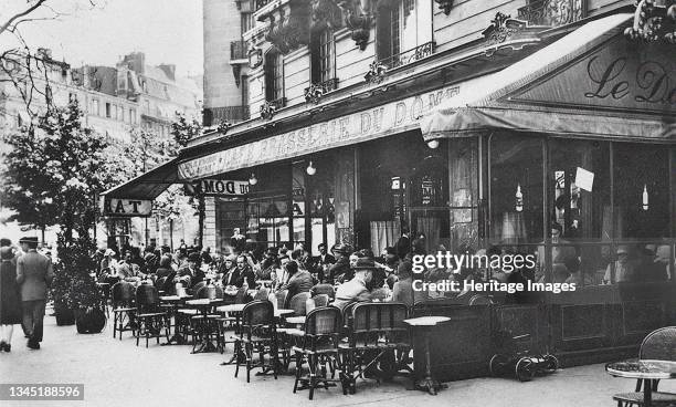 Le Dôme, Boulevard du Montparnasse. Private Collection. Artist Anonymous.