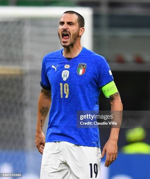 Cutter Bonucci 463 Leonardo Bonucci Italy Italy Final Spain Stock Photos, High-Res ...